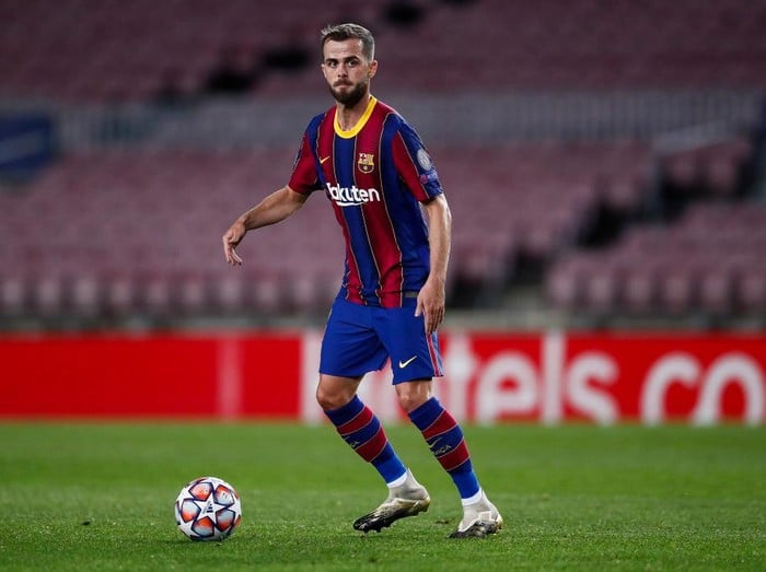 ខ្សែបម្រើ&nbsp;Miralem Pjanic