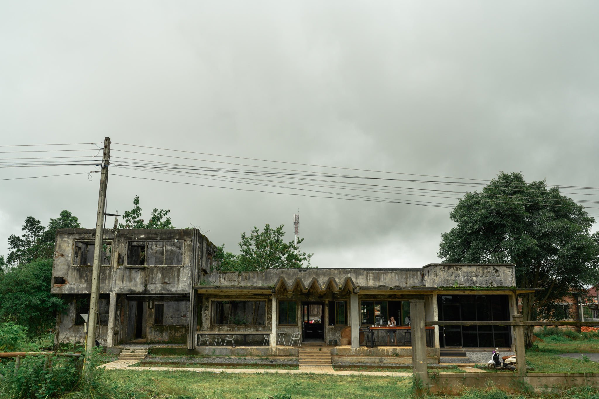 ទិដ្ឋភាពខាងក្រៅ