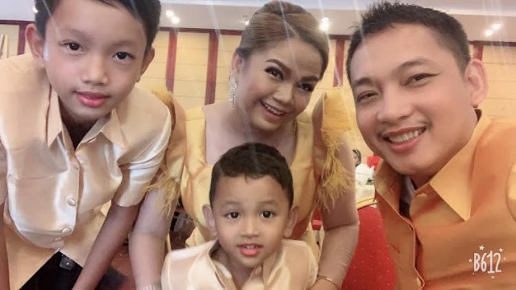 យក់ ថិតរដ្ឋា និង គ្រួសារ