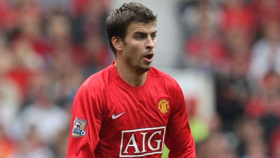 ខ្សែការពារ&nbsp;Gerard Pique កាលលេងនៅ Manchester United