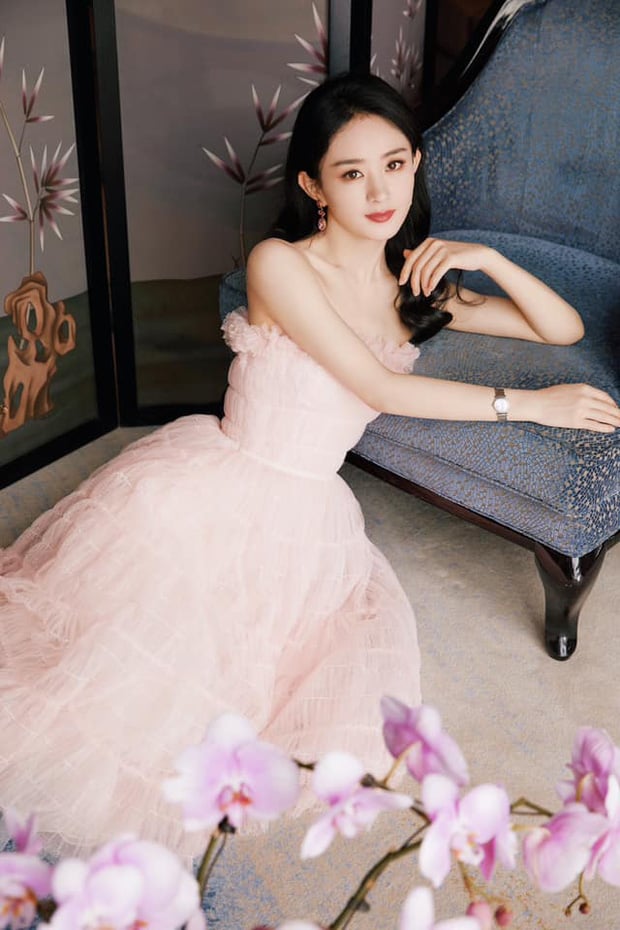  Zhao Liying ក្នុង ស្ទូឌីយោ