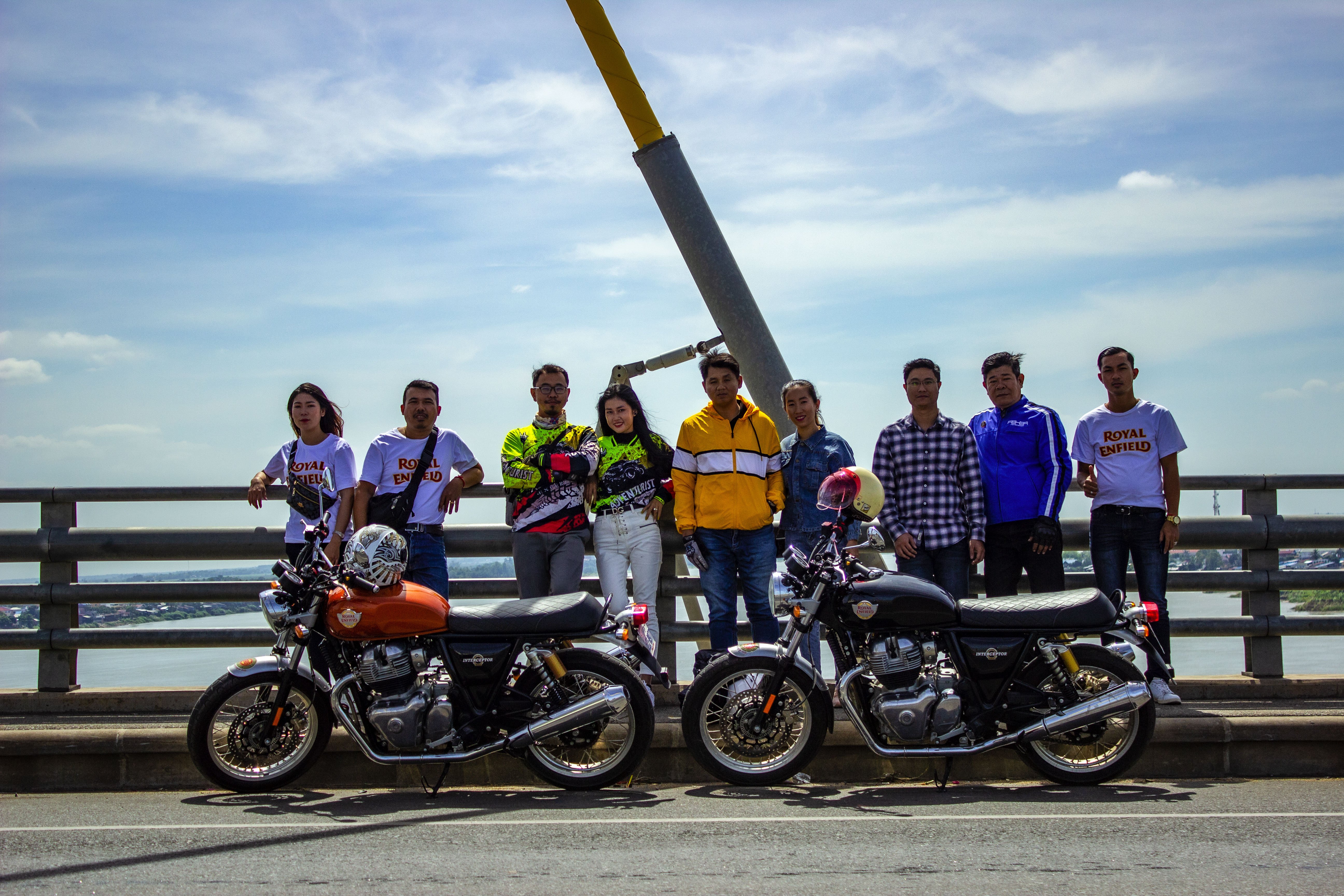 ម៉ូតូ Royal Enfield Interceptor