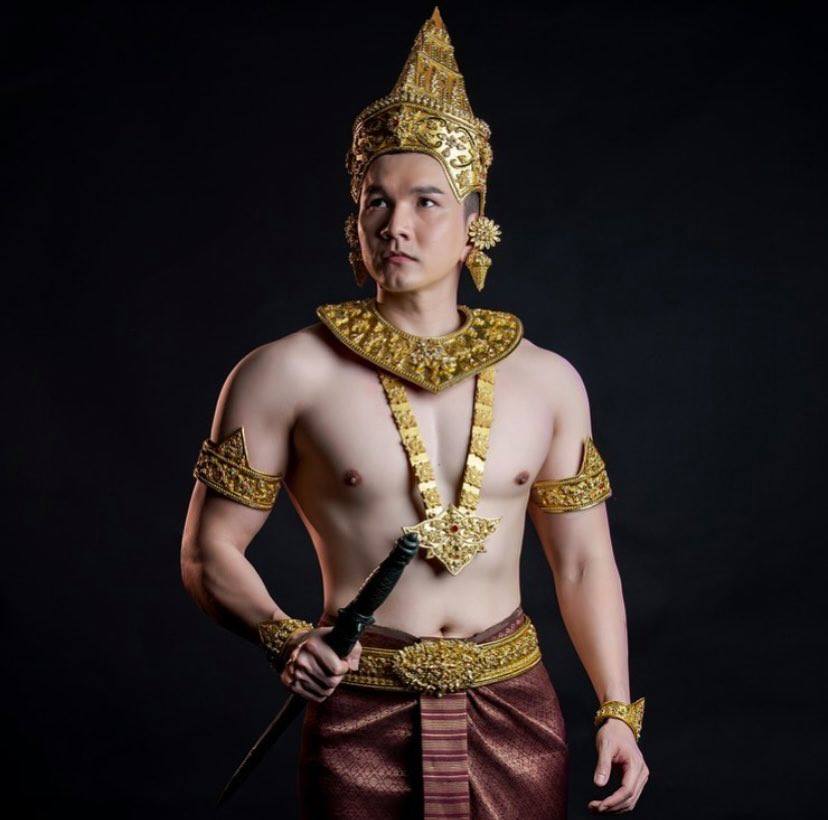 លោក អេឡិច ចិត្រា