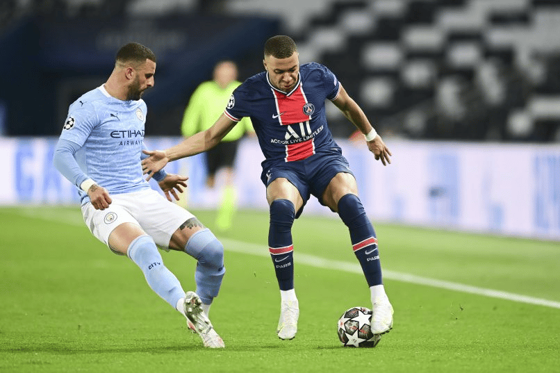 កីឡាករ Kylian Mbappe និង Kyle Walker