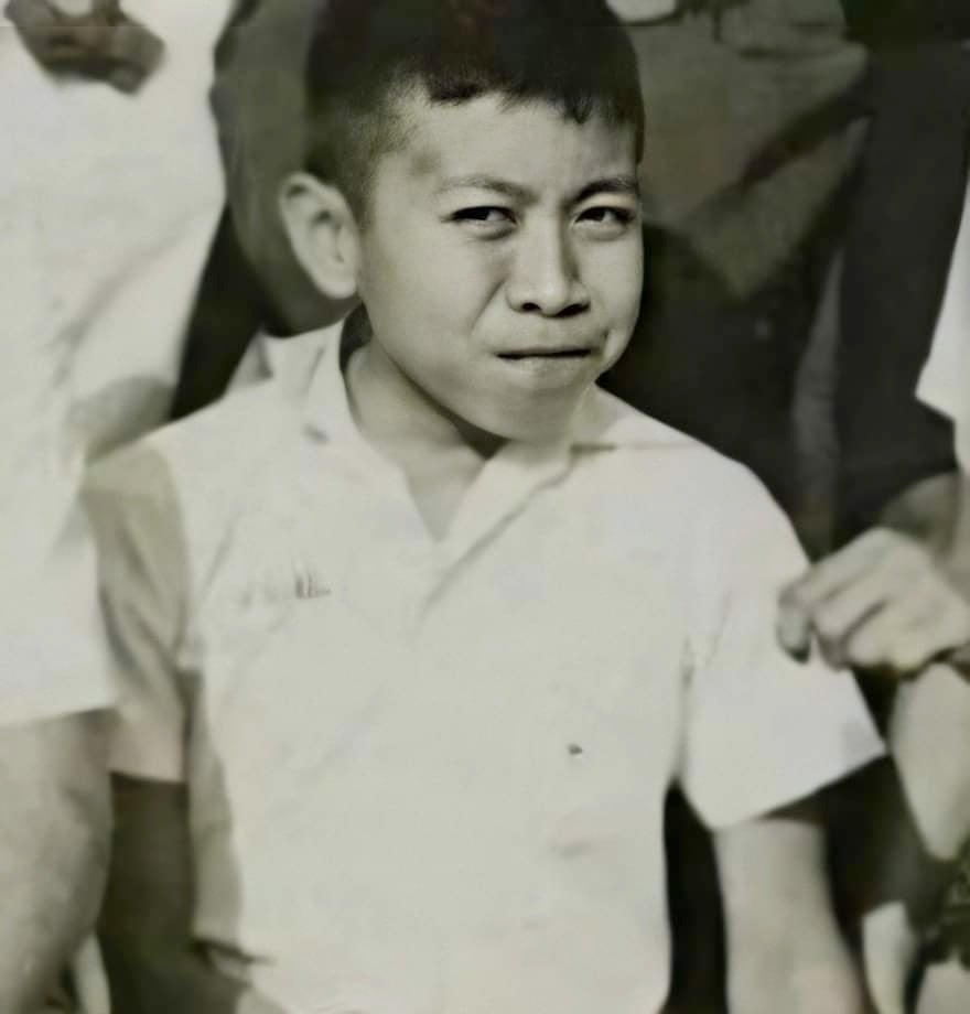 យាយគ្រវីសក់