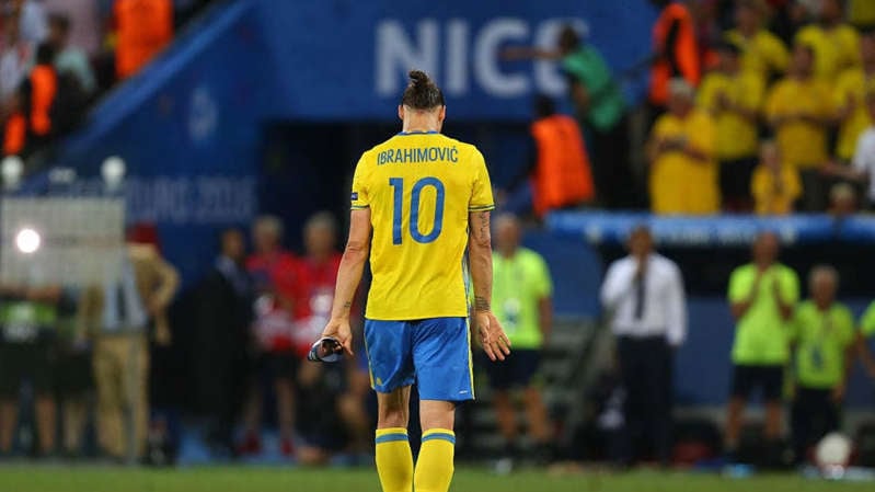Zlatan Ibrahimovic អំឡុងស៊ុយអែតនិងបែលហ្ស៊ិក - ពូល E៖ UEFA Euro 2016 | Catherine Ivill - រូបភាព AMA / Getty