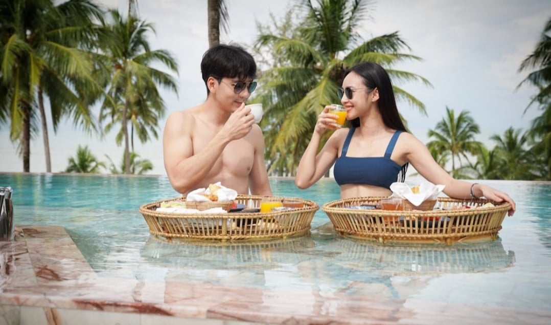 Wongsakorn និងគូស្នេហ៍ នាង Now Tisanart