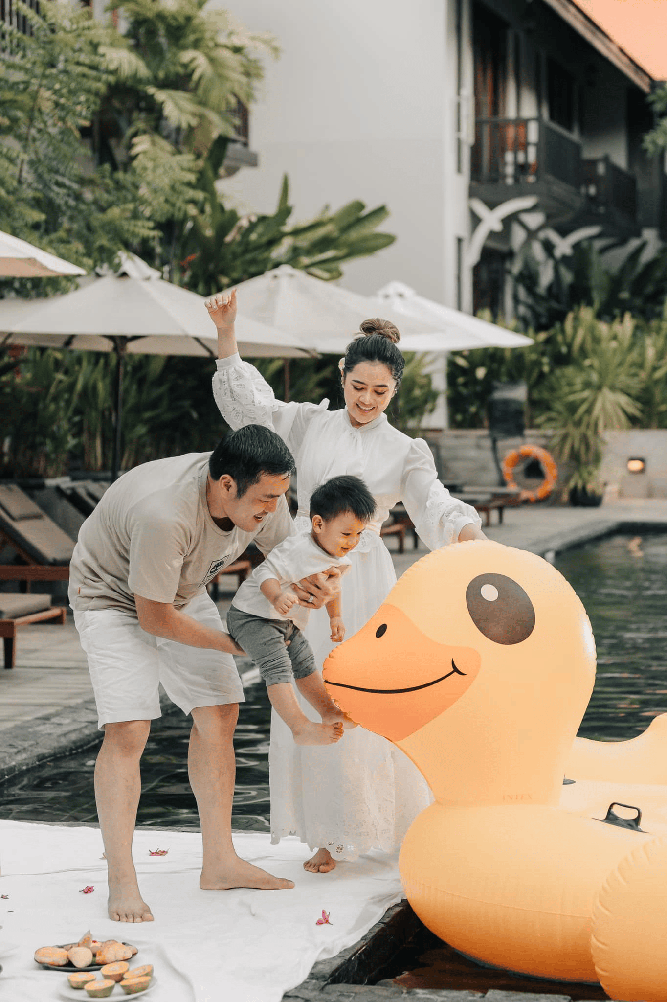 ឱក សុគន្ធកញ្ញា និង​គ្រួសារ