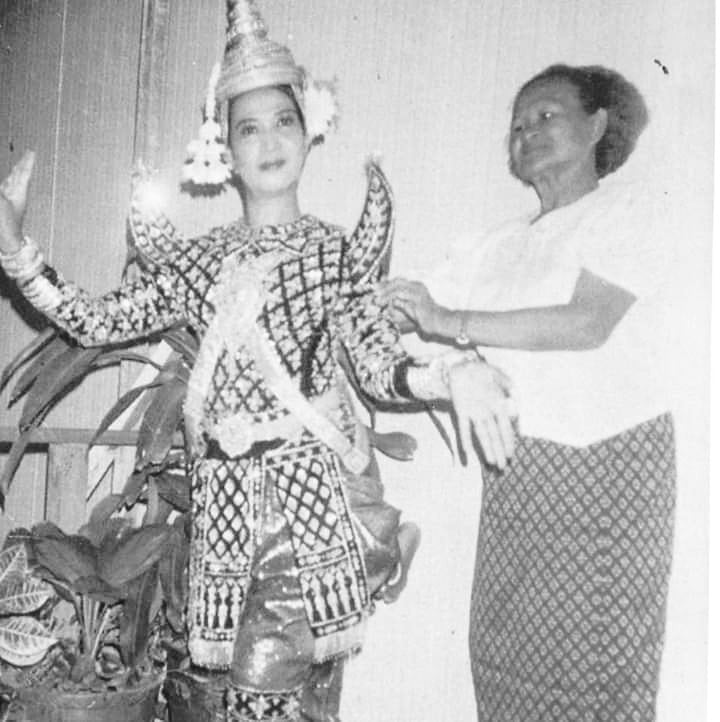 &nbsp; ព្រឹទ្ធាចារ្យ&nbsp;ទេវនាដនិម្មិត ឯម ធាយ