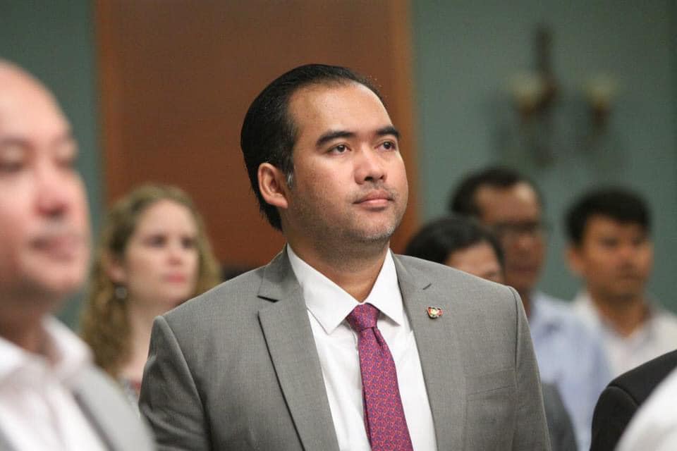លោក អេង ឫទ្ធី