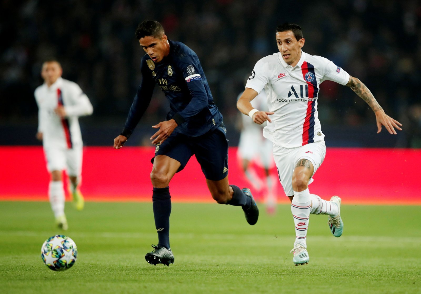 &nbsp;កីឡាករ&nbsp;Raphaël Varane