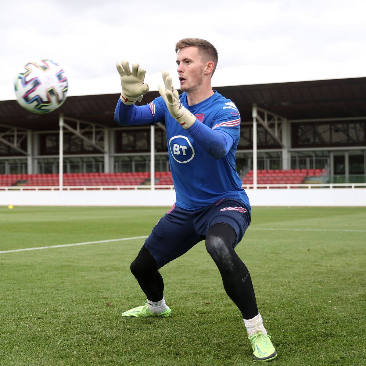 អ្នកចាំទី Dean Henderson