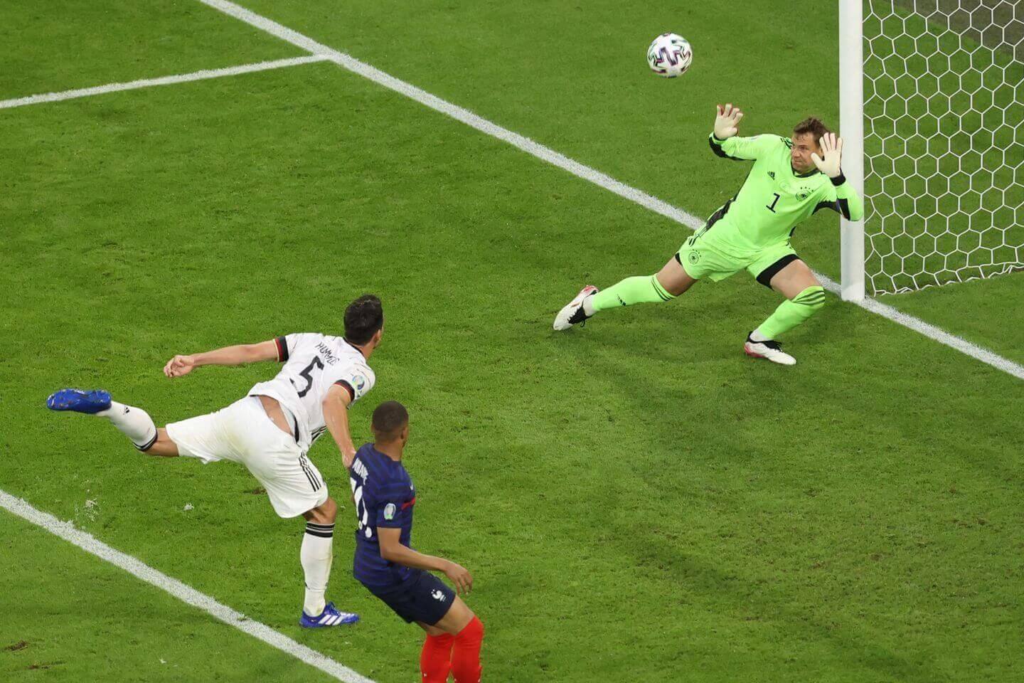ខ្សែការពារ&nbsp;Mat Hummels