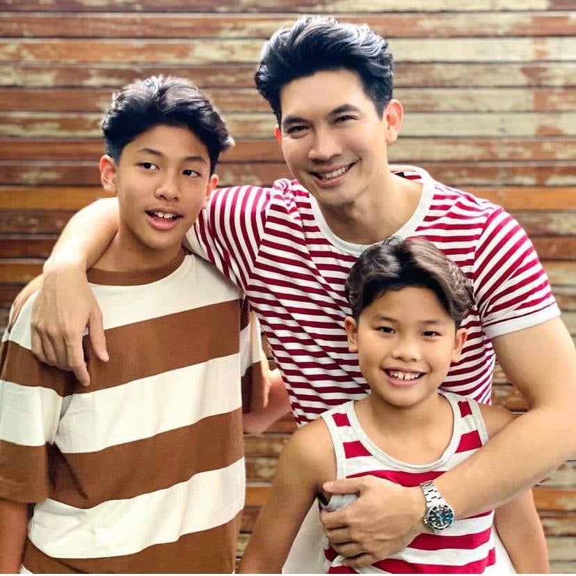 Ken Theeradeth និងកូនប្រុសទាំងពីរ