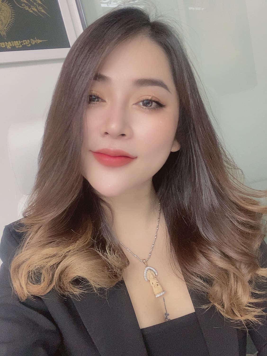 អ្នកនាង ស៊ុំ សុម៉ាលី