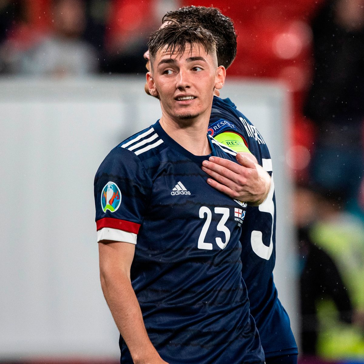 ខ្សែបម្រើ&nbsp;Billy Gilmour