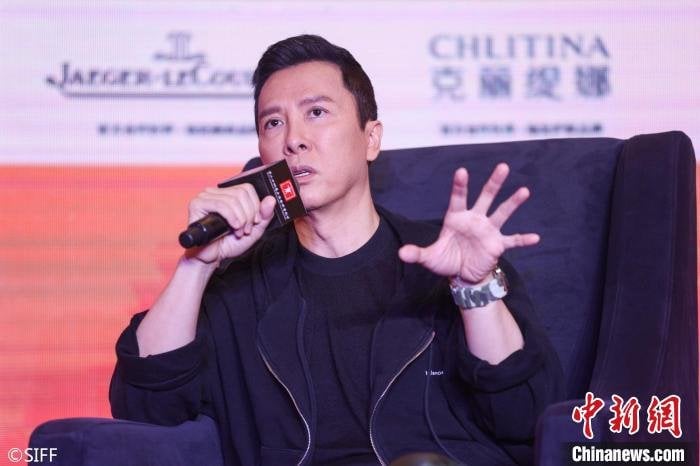 &nbsp;Donnie Yen ឬ កុំកុំ