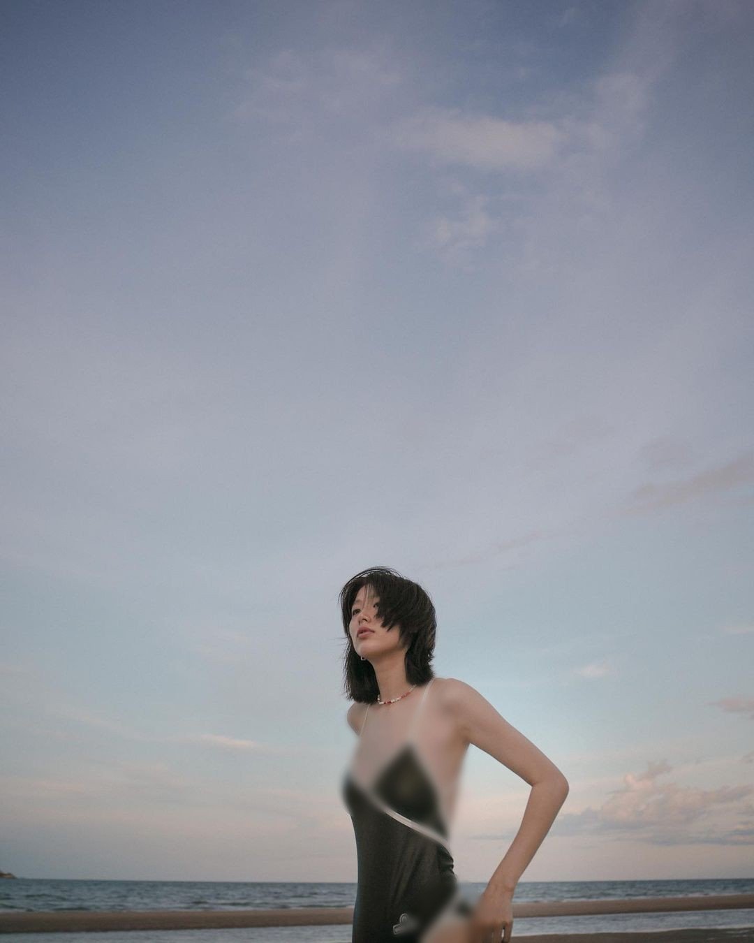 Kaew Jarinya ក្នុងឈុតស៊ិចស៊ី