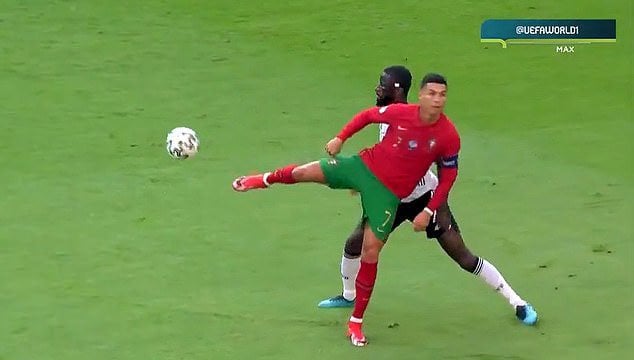 កីឡាករ​ Cristiano Ronaldo និង Antonio Rudiger