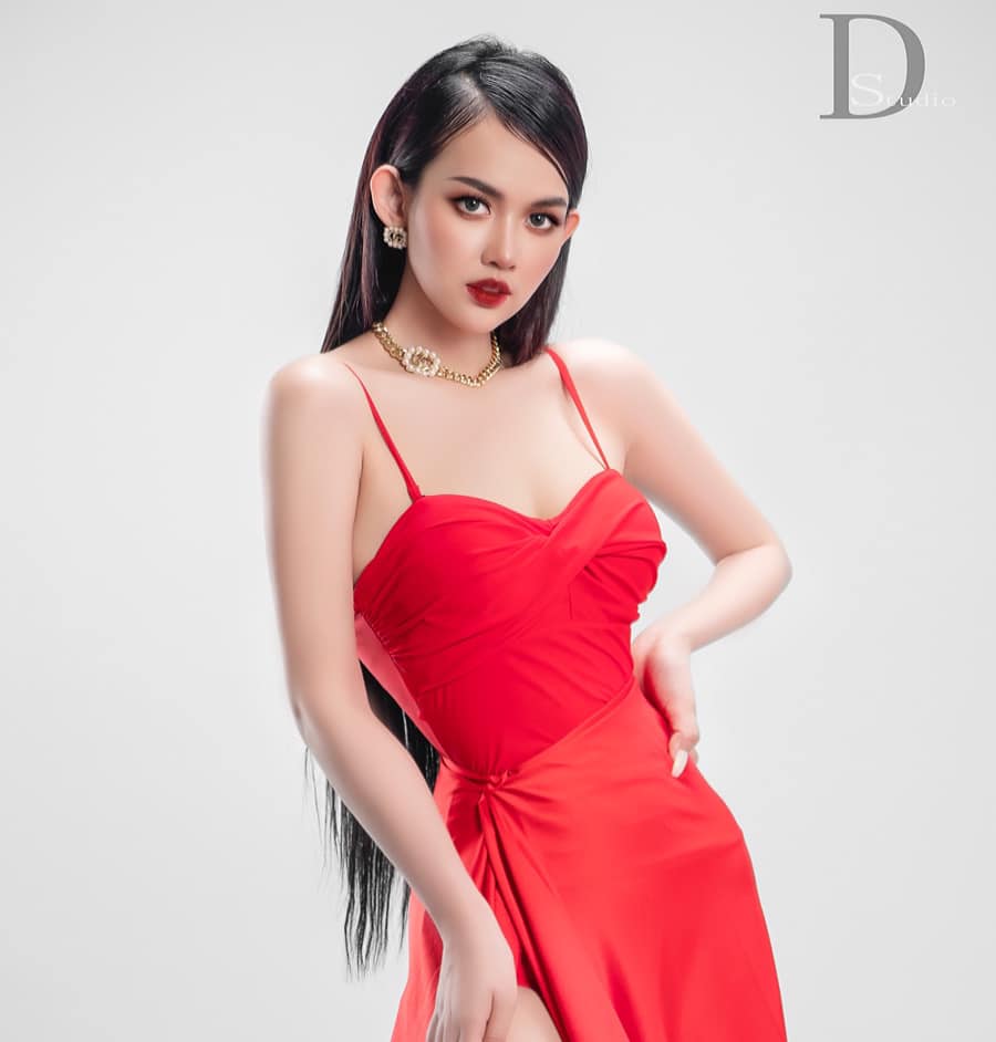 ស៊ឹម ស្រីនិច