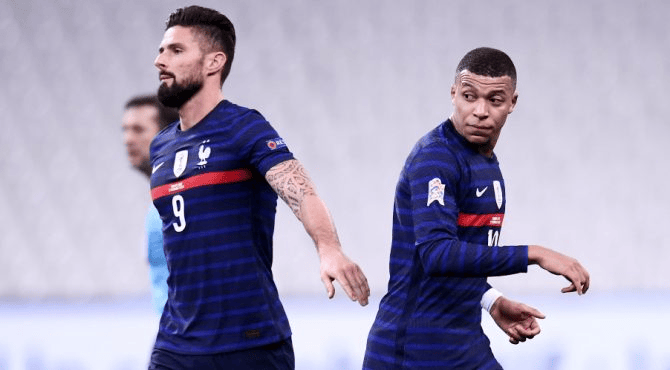 &nbsp; កីឡាករ Kylian Mbappe និង Olivier Giroud