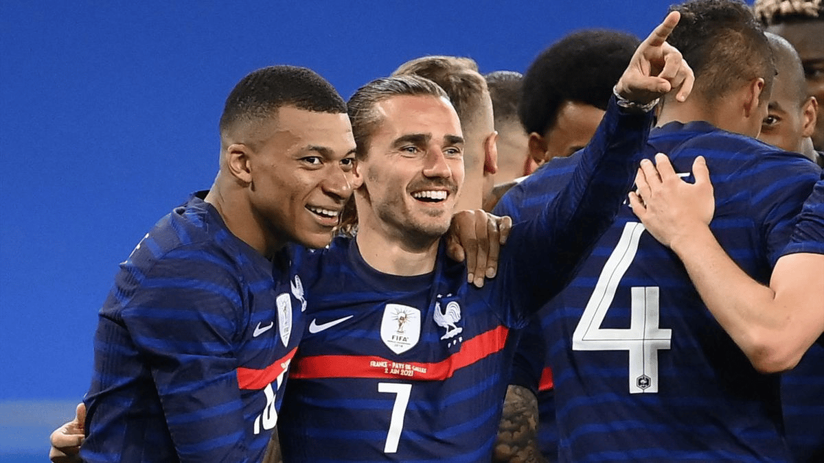 &nbsp; កីឡាករ Kylian Mbappe និង Antoine Griezmann