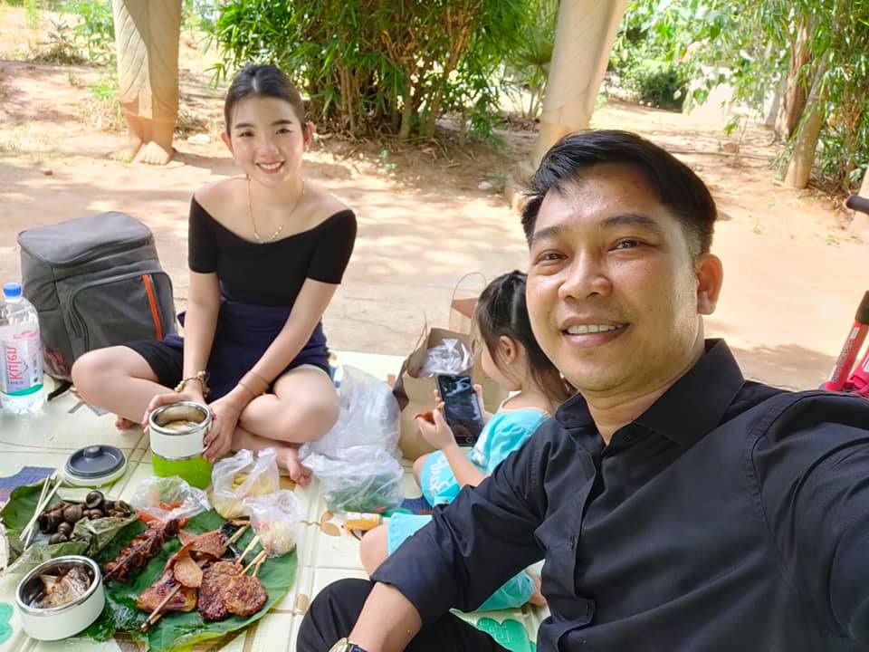 មួន ម៉ារ៉ា និងគ្រួសារ
