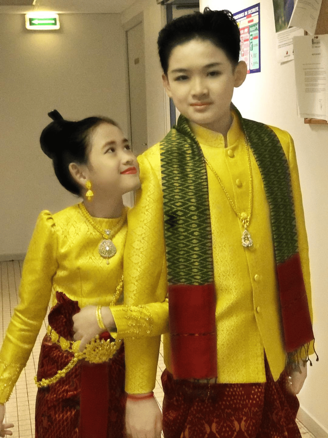 &nbsp; អ្នកនាង ម៉េង កែវពេជ្ជតា និងកូនៗ