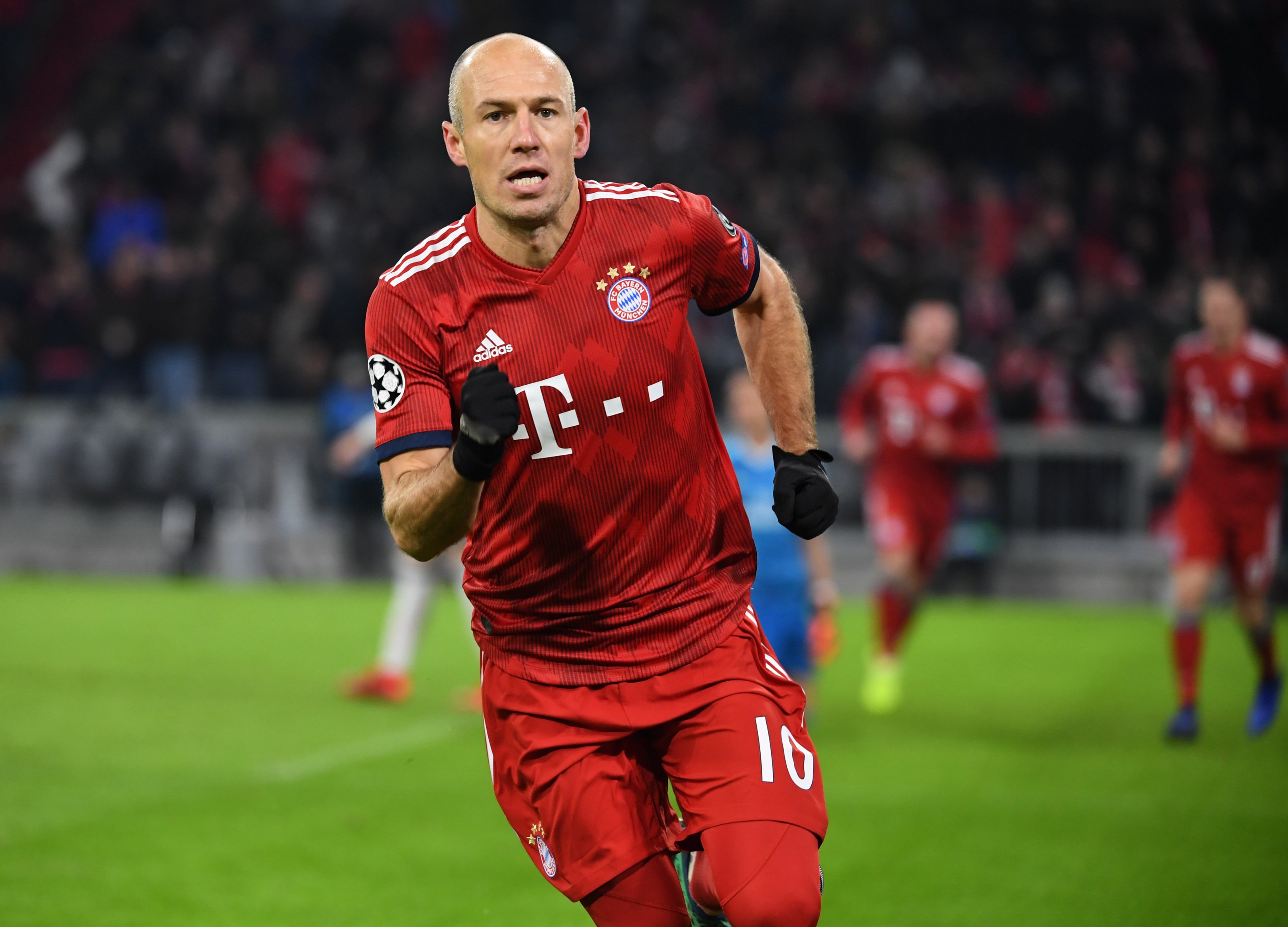 &nbsp;កីឡាករ Arjen Robben
