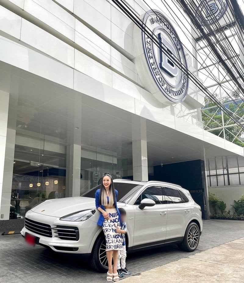 រូបភាពឡានថ្មីដែល Pat បានទិញជាកាដូថ្ងៃកំណើតខ្លួន