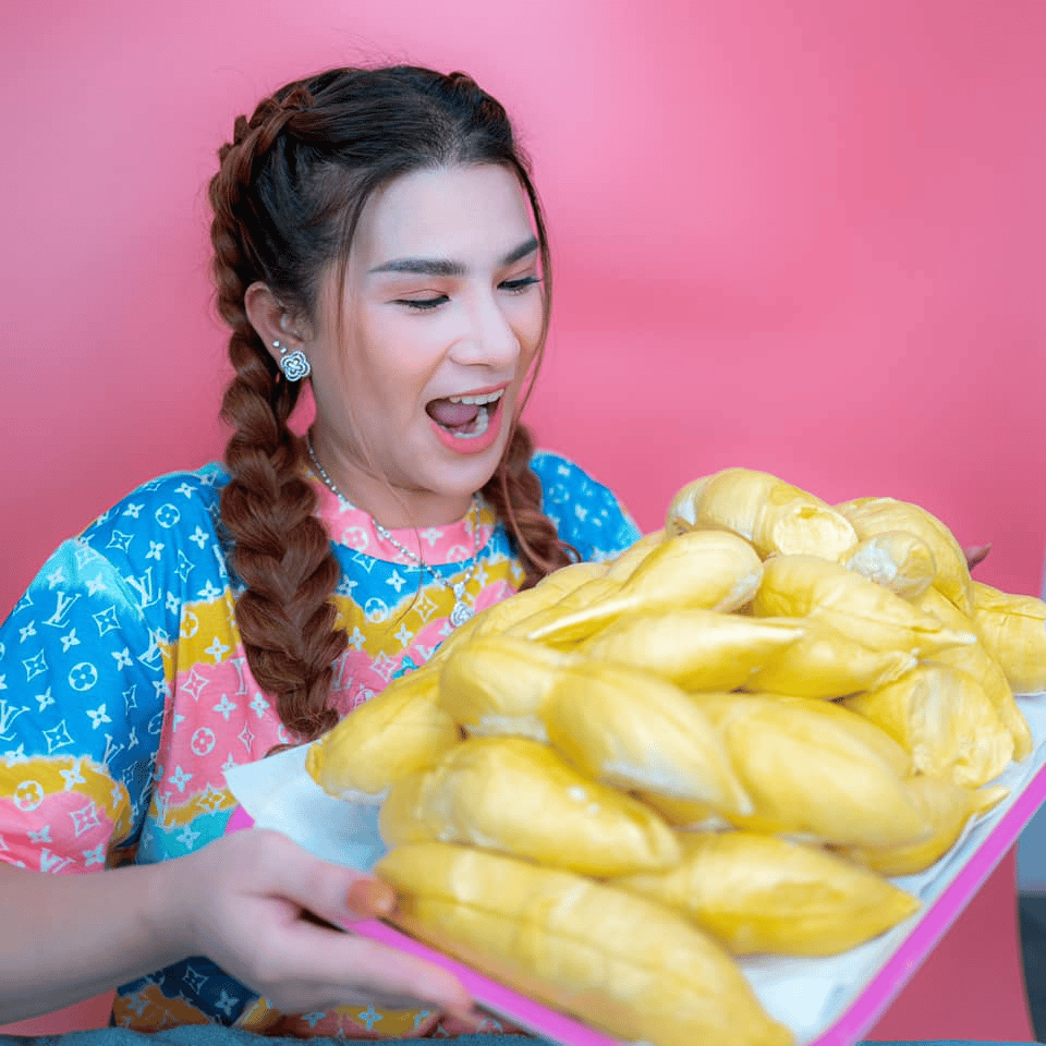 &nbsp; អ្នកនាង&nbsp;គឹម លីហ្សា