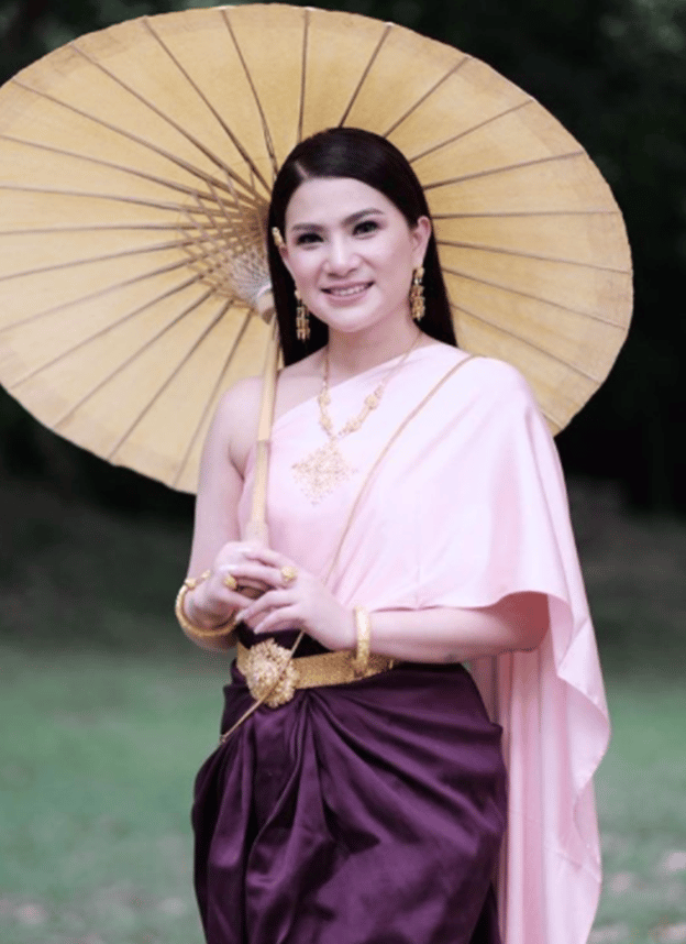 &nbsp; អ្នកនាង គឹម លីហ្សា
