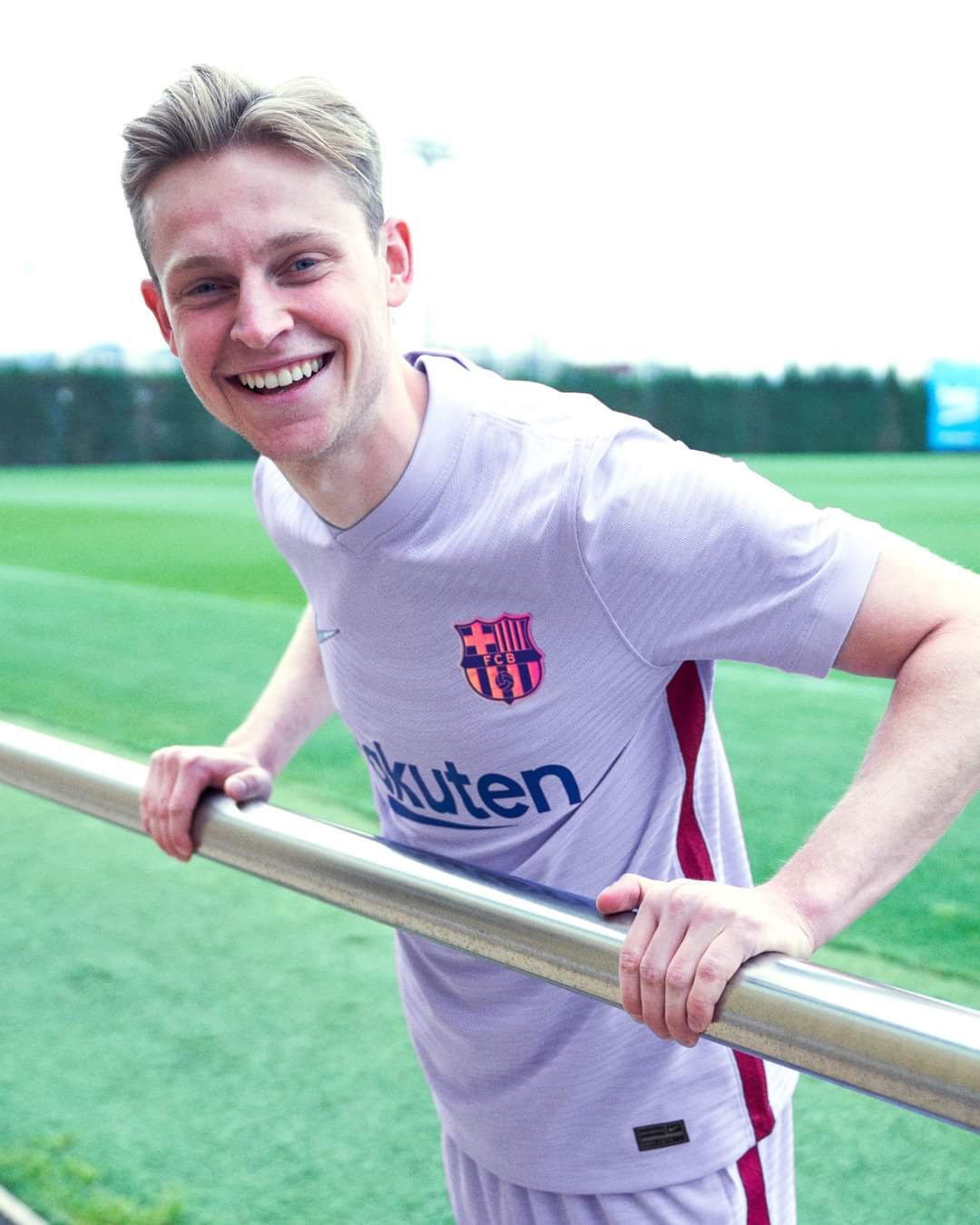 ខ្សែបម្រើ Frenkie De Jong