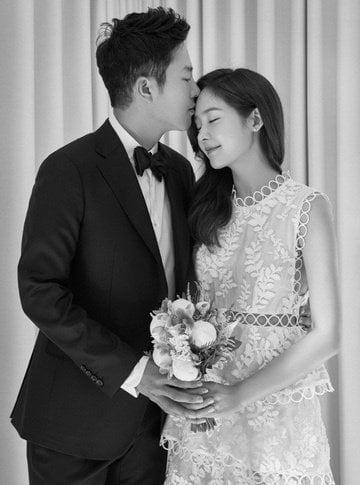 Song Yuri និង&nbsp;Ahn Sung Hyun