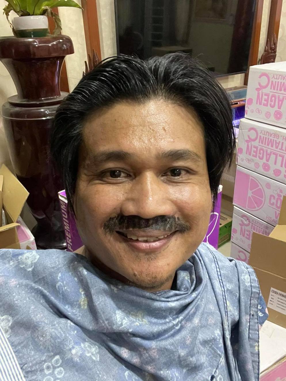 នាយពាក់មី