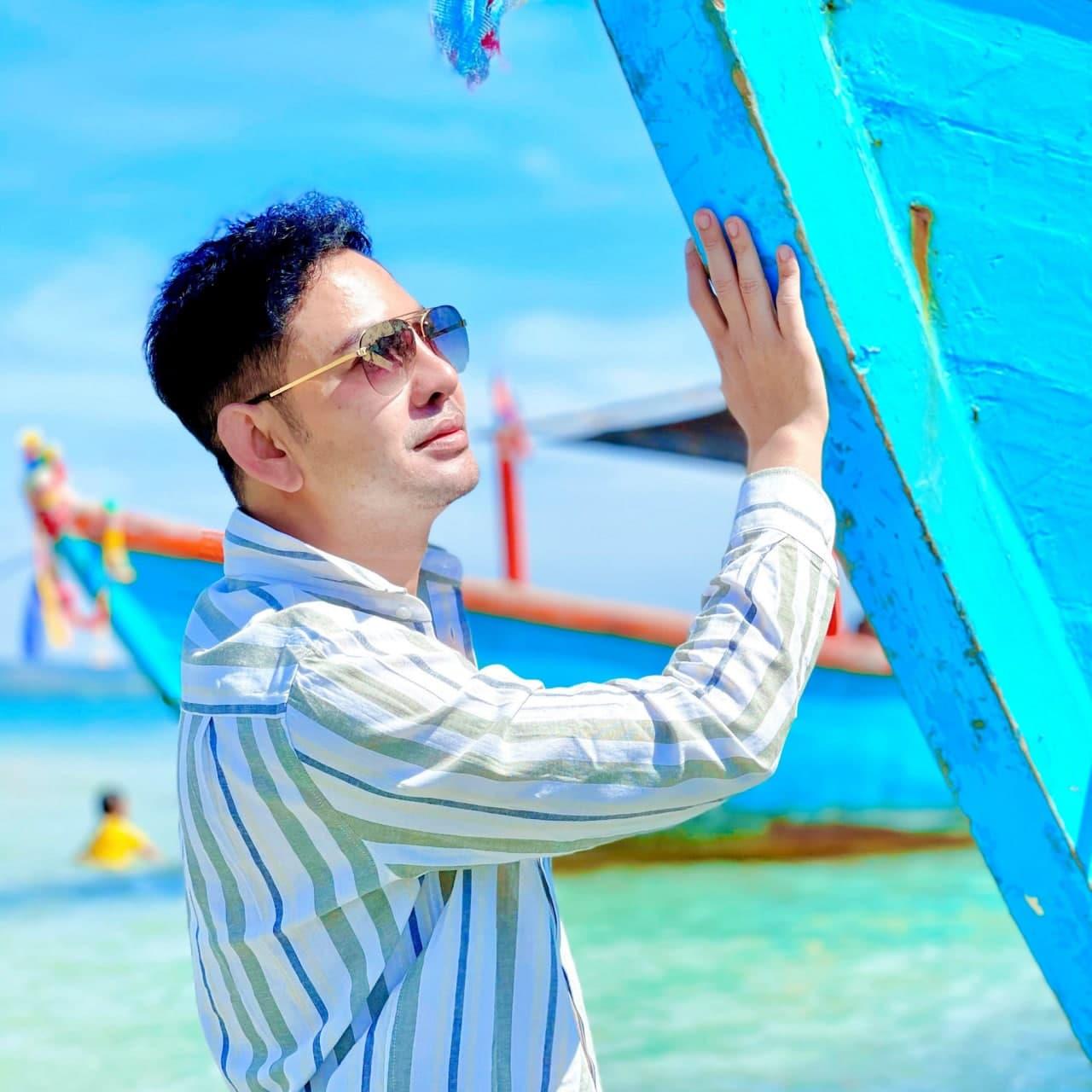 តារាចម្រៀង ករុណា ពេជ្រ