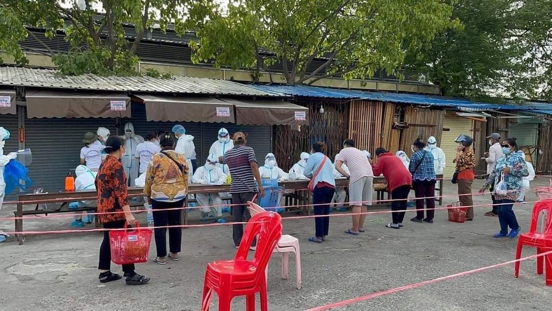 សកម្មភាពក្រុមគ្រូពេទ្យយកសំណាករកកូវីដ១៩