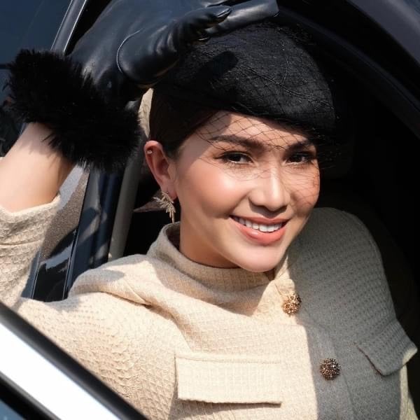 &nbsp;អ្នកនាង នៅ សូនីតា