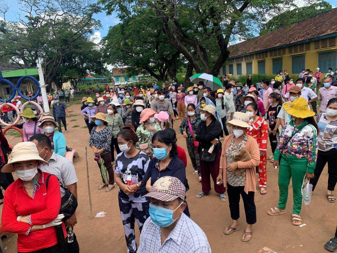រូបភាព អាជីករចូលរួមយកសំណាក
