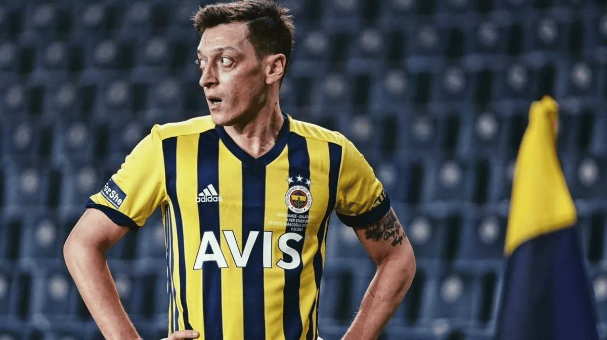 ខ្សែបម្រើ Mesut Ozil&nbsp;