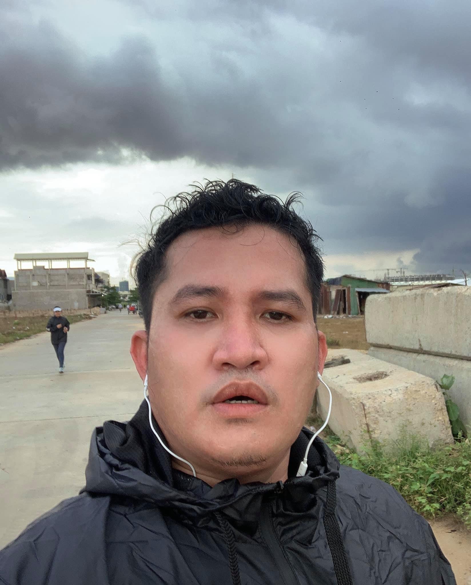 &nbsp; &nbsp;លោក&nbsp;អុឹង រដ្ឋា&nbsp;ហៅទុយ&nbsp;