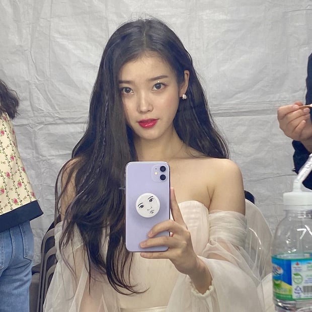 IU