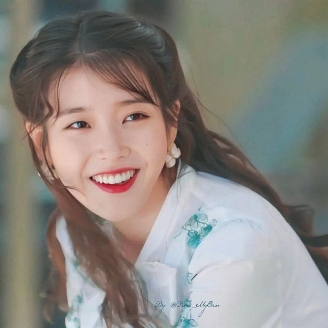 IU