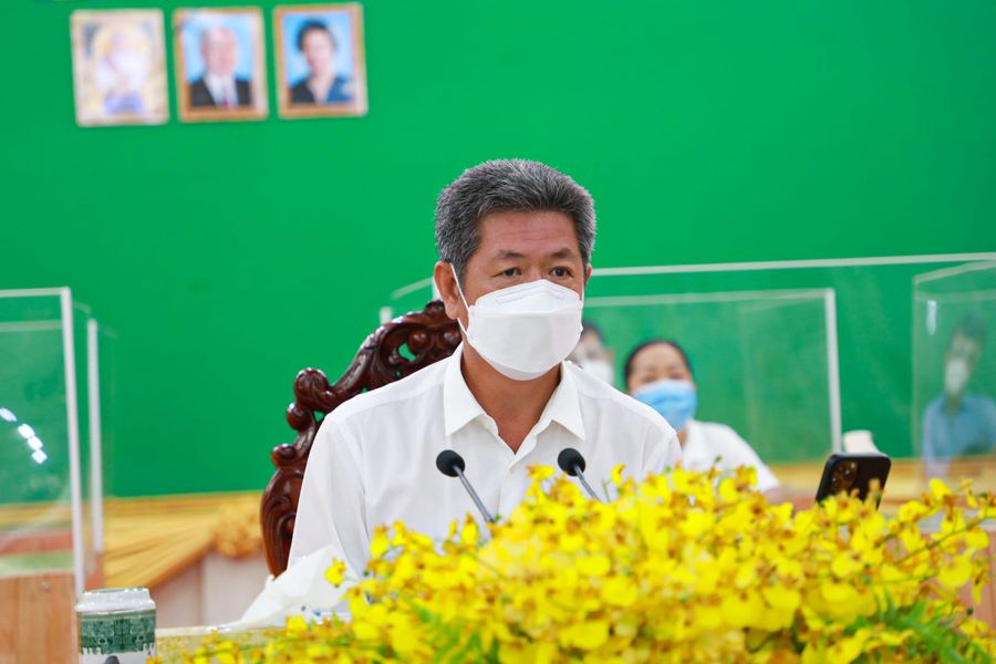 ឯ.ឧ គួច ចំរើន នៅក្នុងកម្មវិធីសំណេះសំណាលជាមួយក្រុមគ្រូពេទ្យព្យាបាលជំងឺកូវីដ-១៩