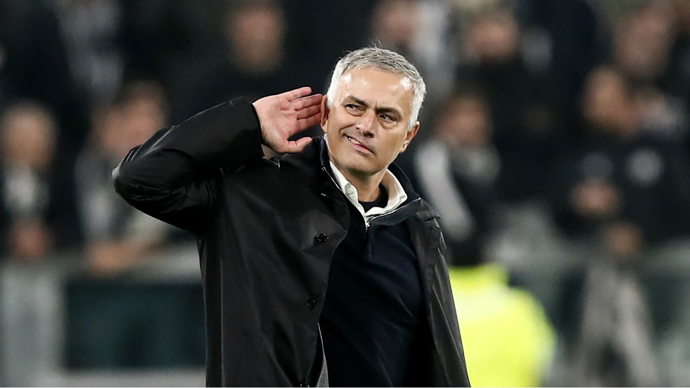 លោកគ្រូបង្វឹក Jose Mourinho ក្នុងការប្រកួតរវាង Jiventus និង Man United