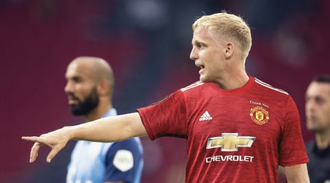 ខ្សែបម្រើ&nbsp;Donny van de Beek