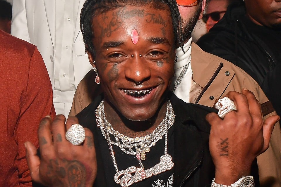 Lil Uzi Vert  ក្រោយដាំត្បូងនៅលើថ្ងាស