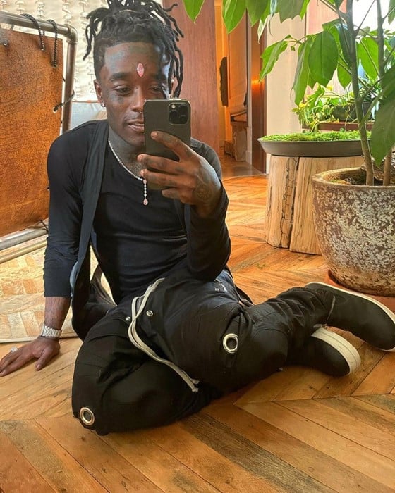 Lil Uzi Vert ក្រោយដាំត្បូងនៅលើថ្ងាស