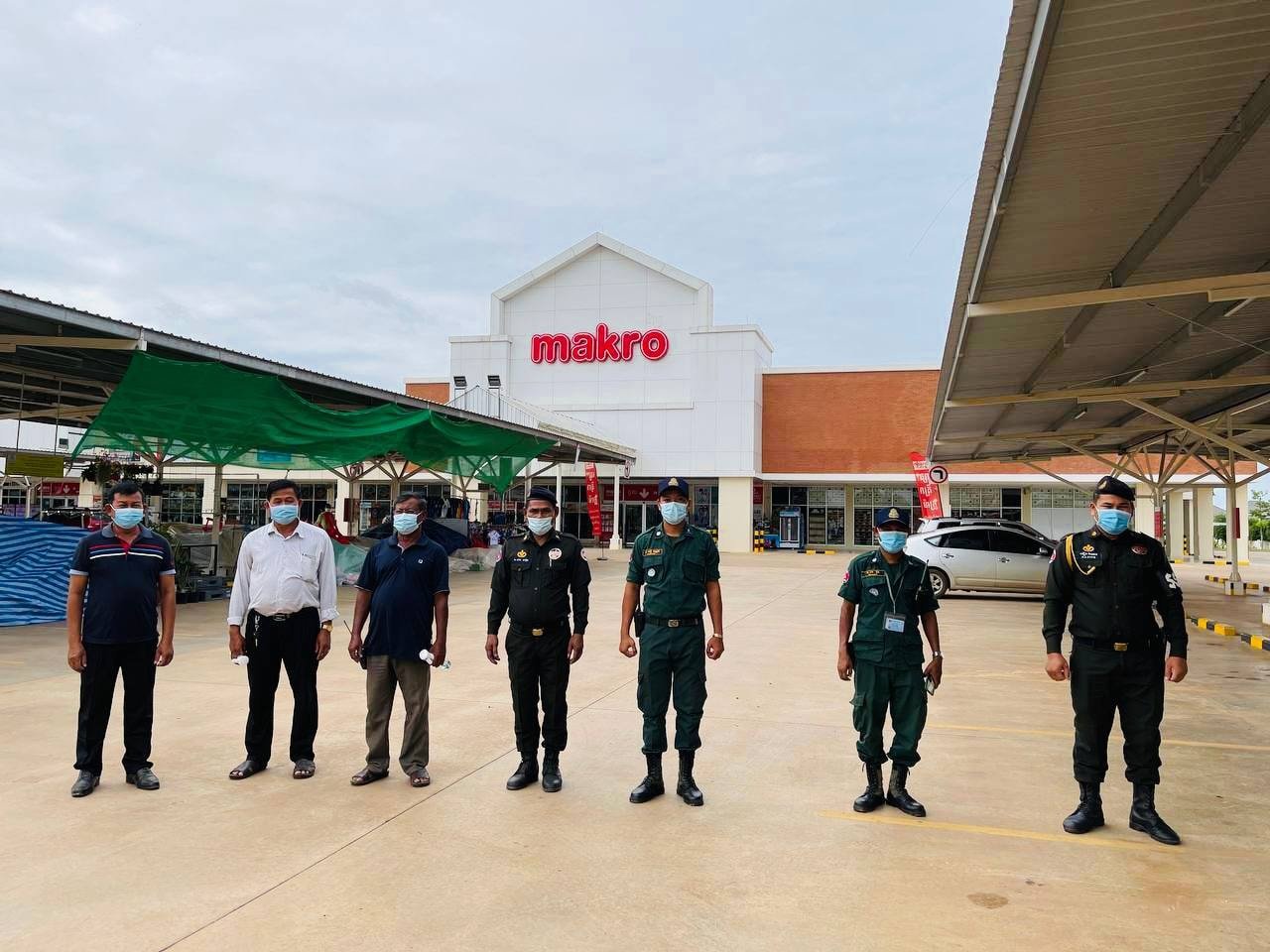 អាជ្ញាធរចុះពិនិត្យស្ថានភាព ផ្សារម៉ាក្រូ