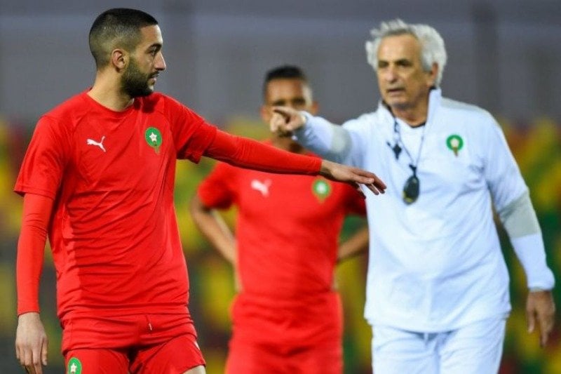 កីឡាករ Hakim Ziyech និងគ្រូបង្វឹក